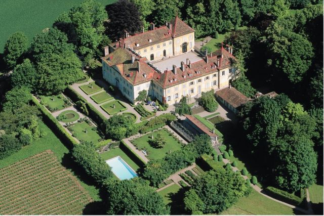 Le château de Hauteville, avant rénovation (Crédit photo : Hdvwiki — Travail personnel, CC BY-SA 4.0)