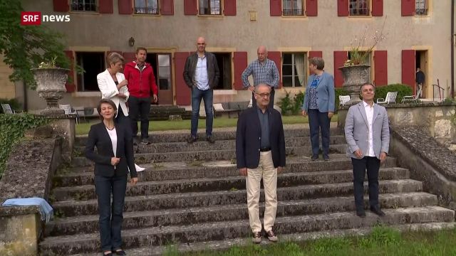 Aufstellung zum Gruppenbild vor "La Lance"